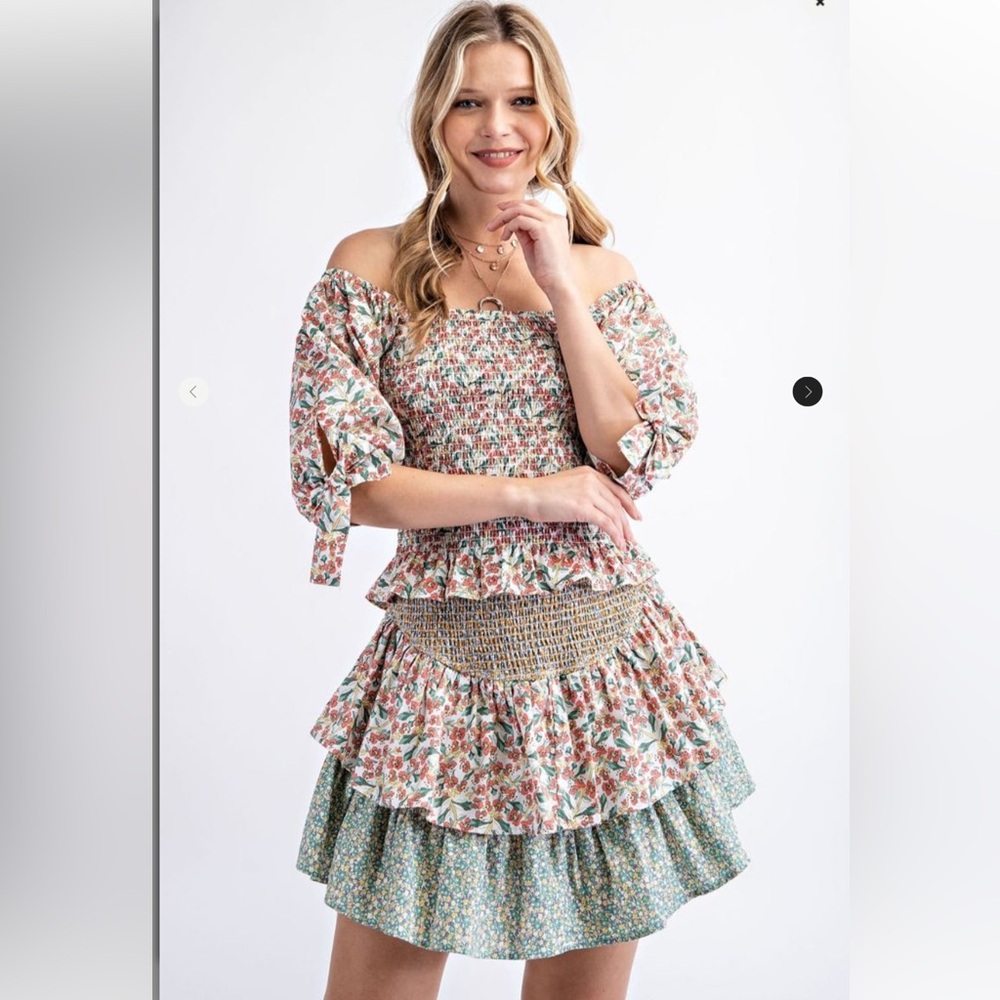 NWT easel Medium 2 Piece Floral Off-Shoulder Smocked Top And Skirt